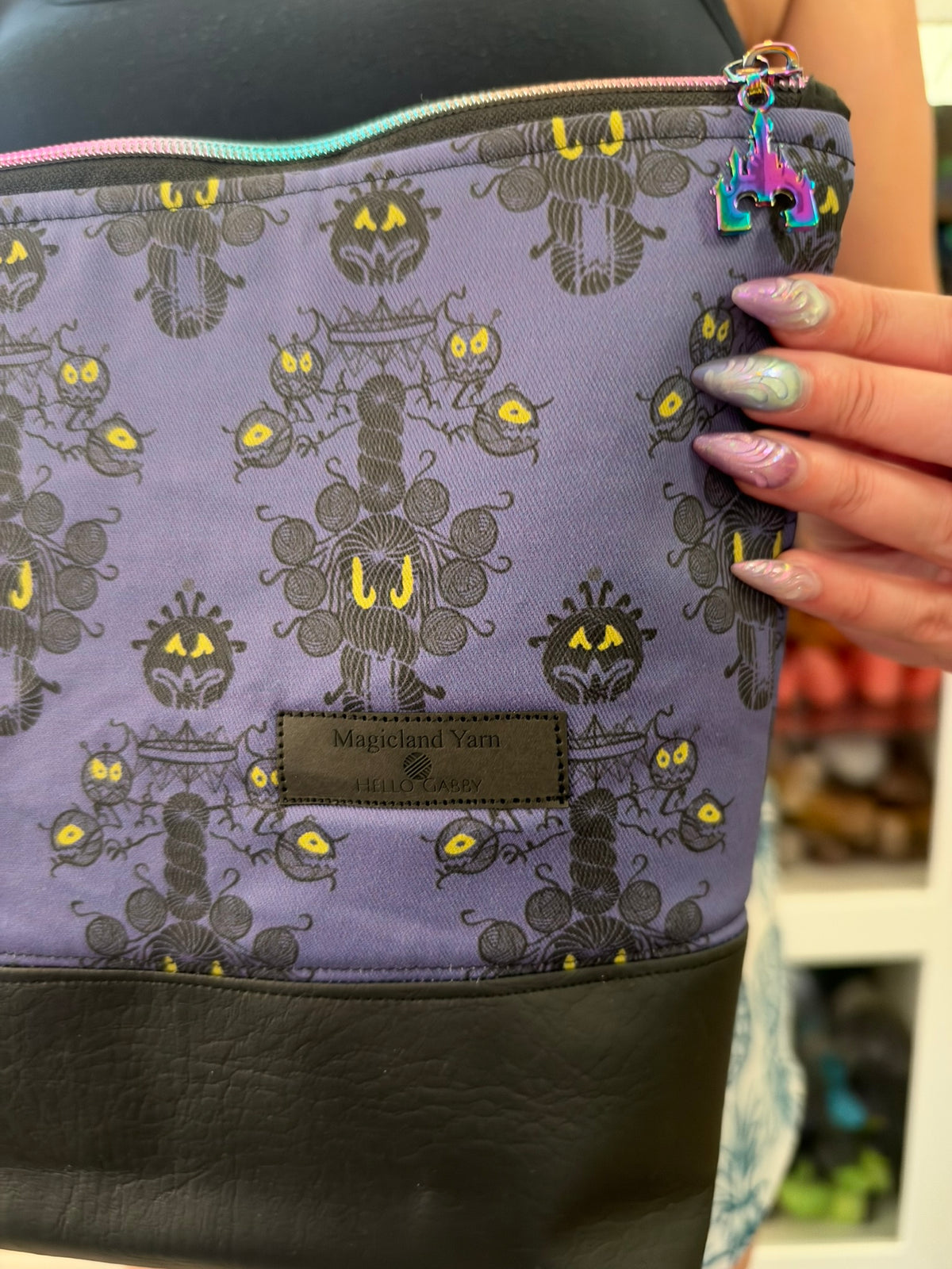 Medium Zip-top Bag (Spooky Skeins)