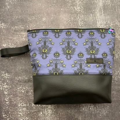 Medium Zip-top Bag (Spooky Skeins)